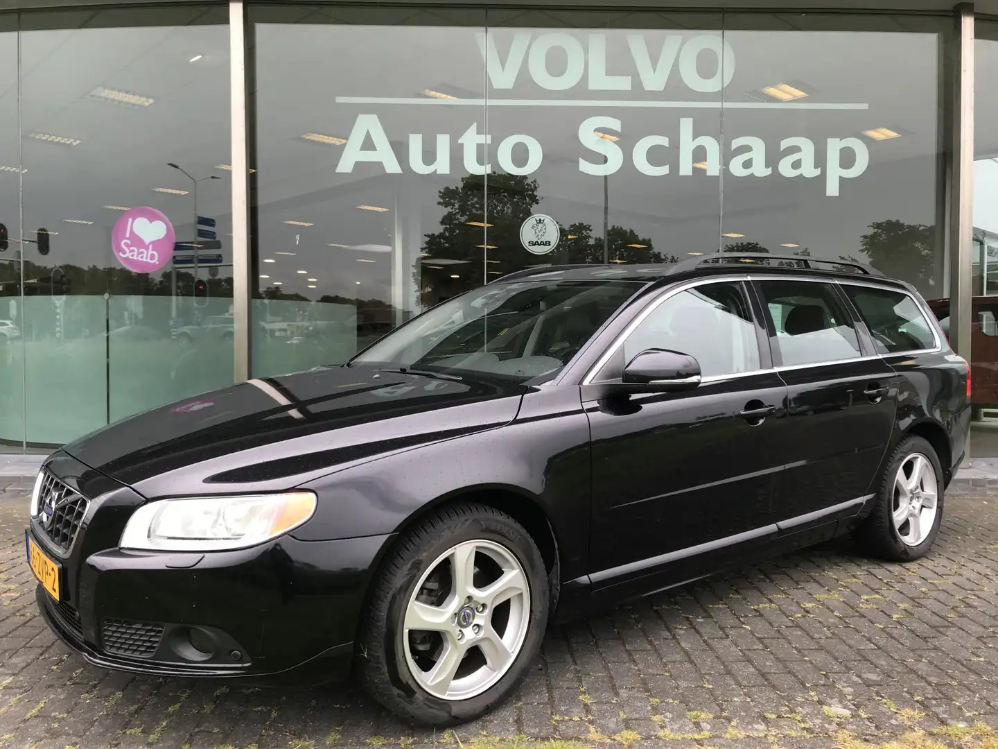 Volvo V70 1.6 T4 Limited Ed. Family Line Automaat | Rijklaar Schwarz - 1