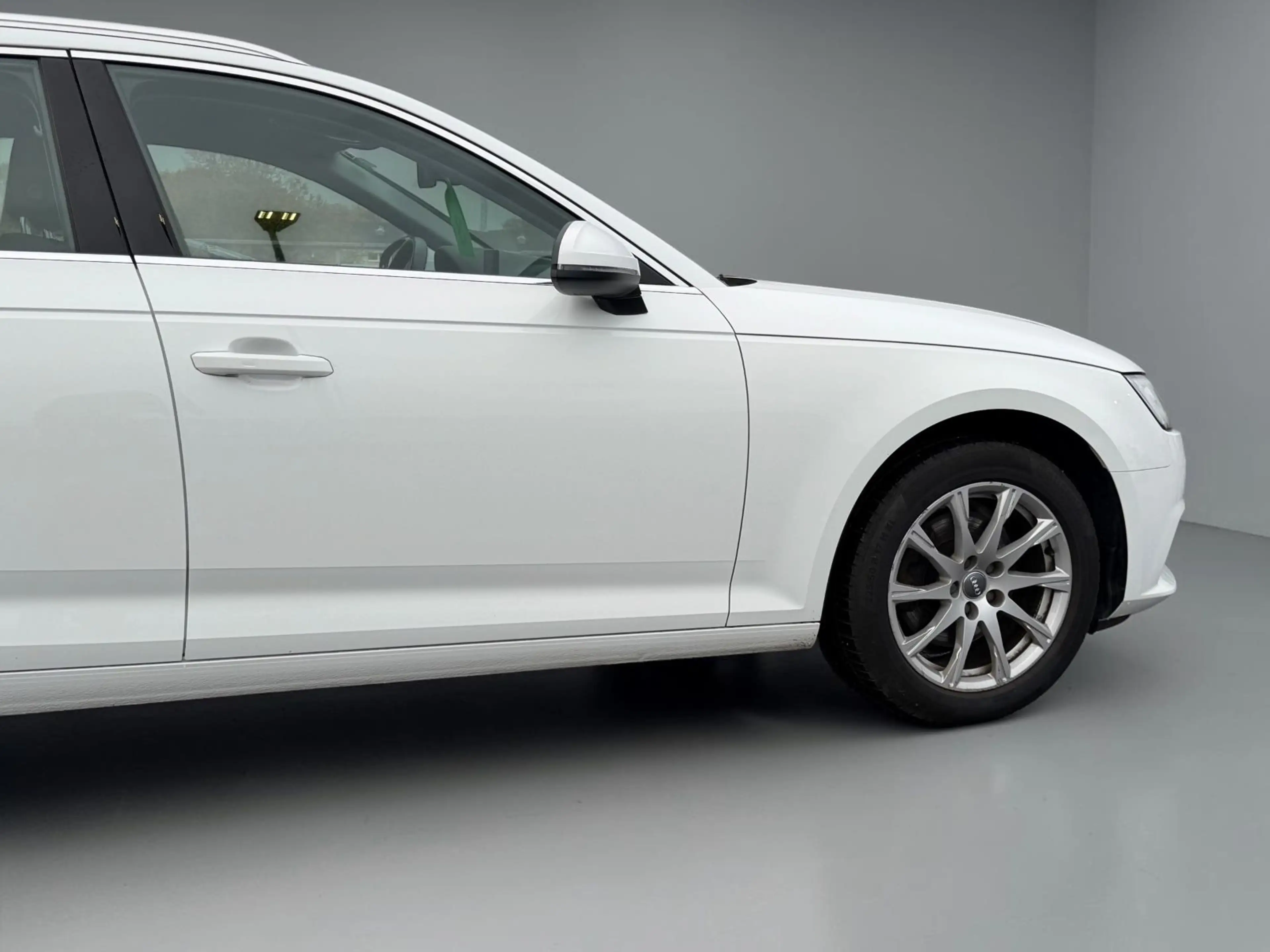 Audi A4 Avant S-Line*AHK*LED*DSPSound*TEMPO*PDC*NAVI — photo 6