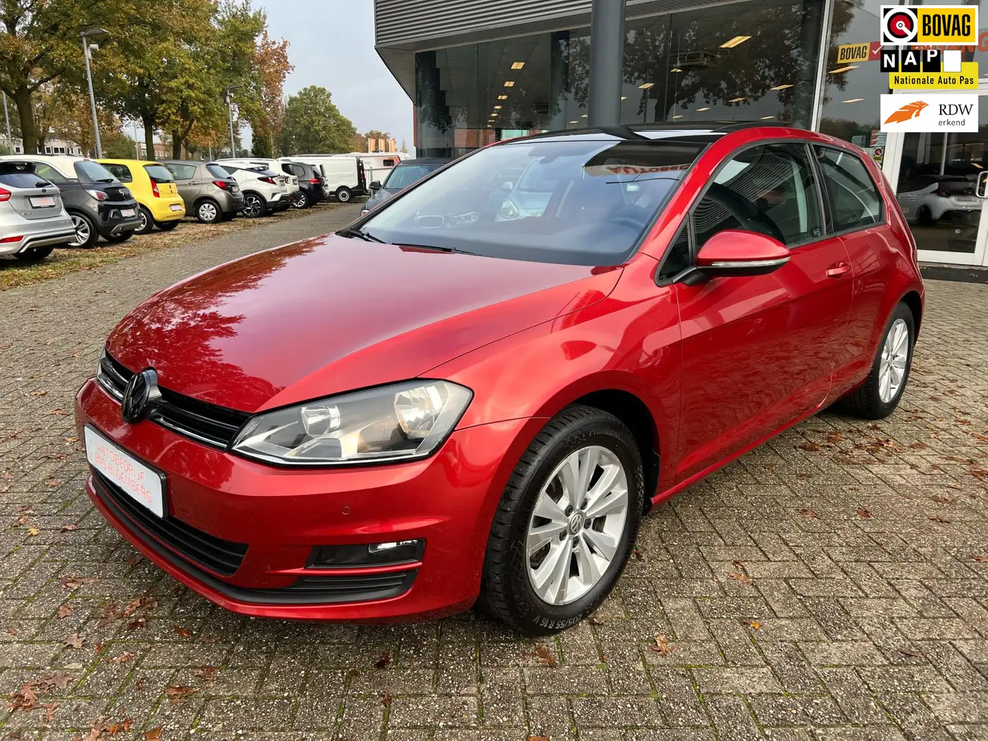 Volkswagen Golf 1.4 TSI, DSG, Business Edition, Apple carplay, Nav Rood - 1