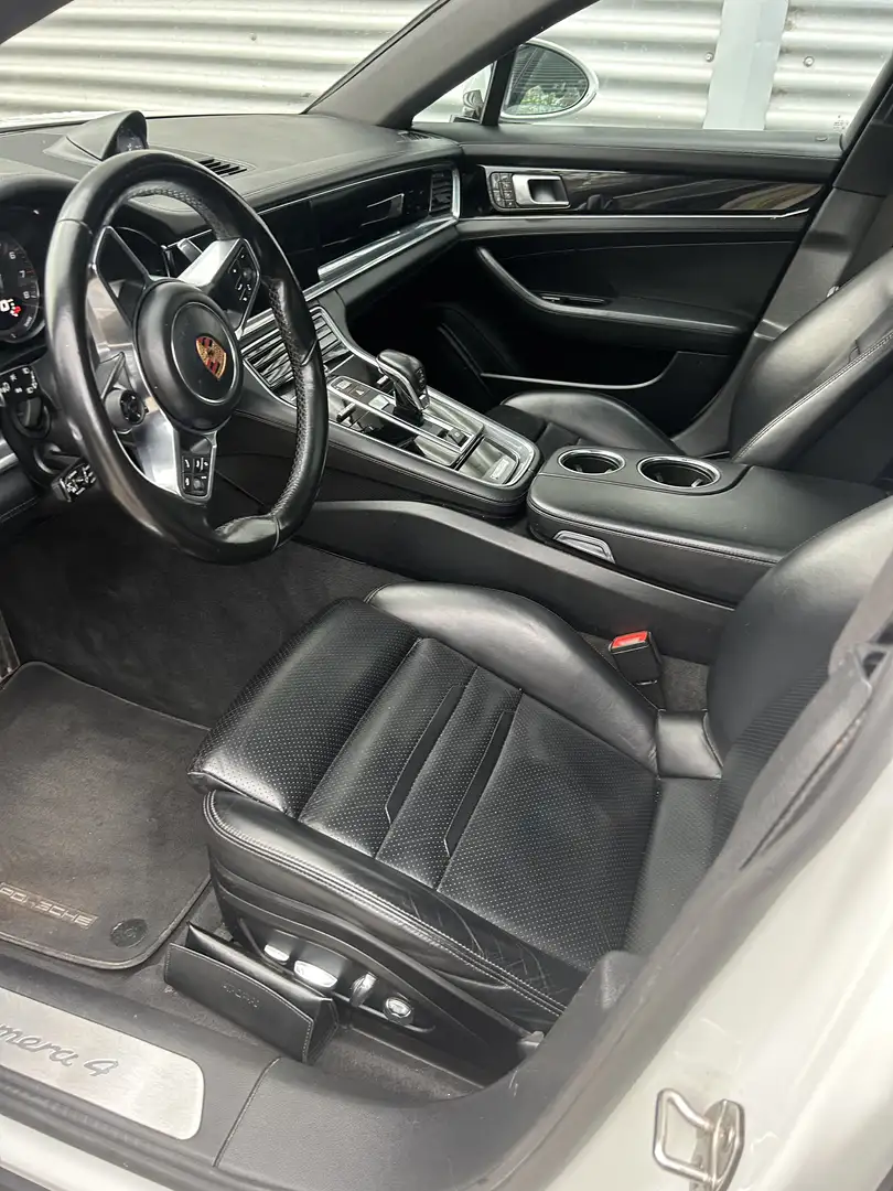 Porsche Panamera 4 E-Hybrid Sport Turismo - 1