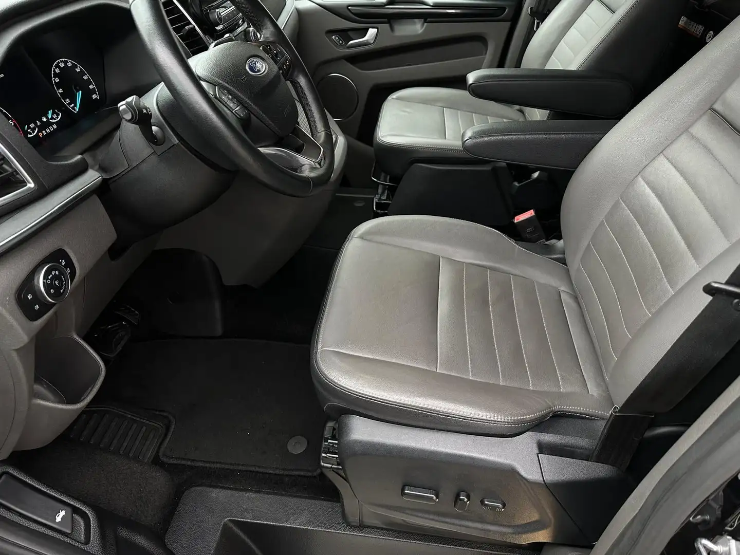 Ford Tourneo Custom 320 L1H1 Titanium X ACC KAMERA Schwarz - 2