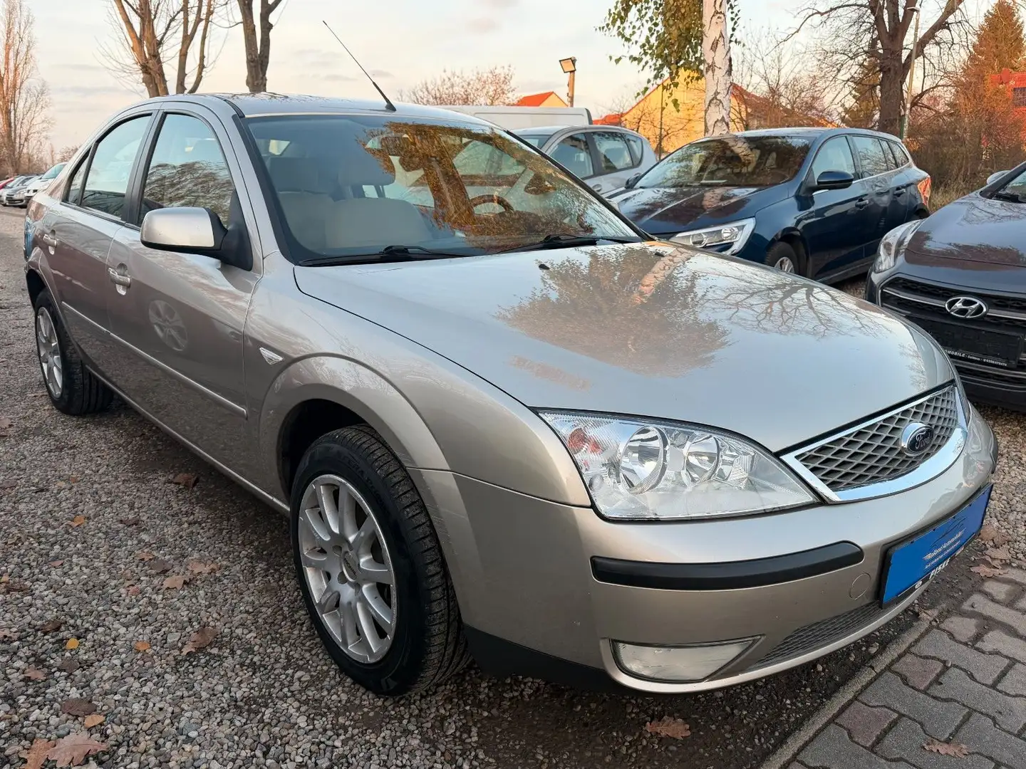 Ford Mondeo Trend*2.HD*Klima*87.TKM*MFL*TÜV NEU Grau - 2