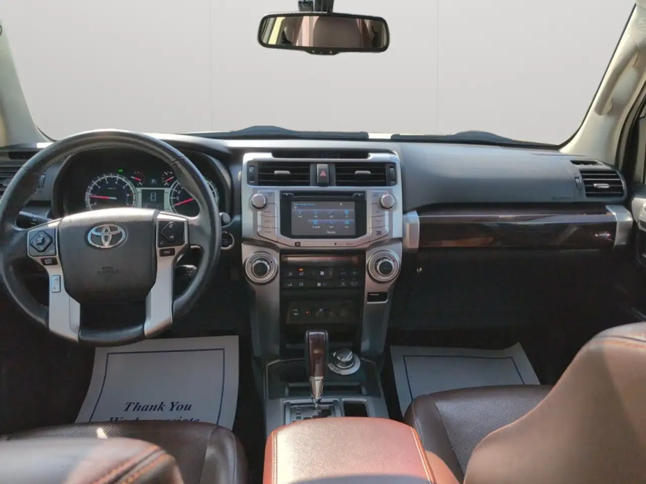 Toyota 4-Runner снимка Toyota 4-Runner