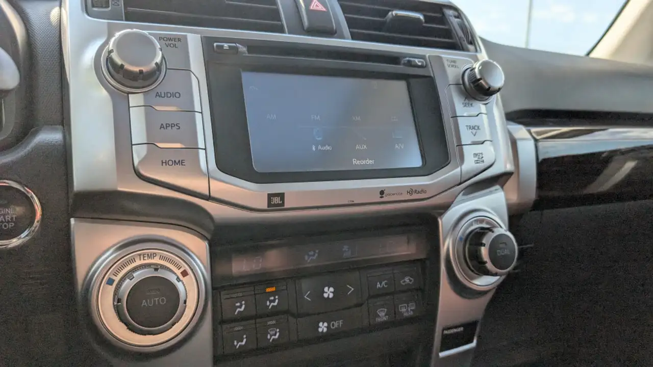 Toyota 4-Runner снимка Toyota 4-Runner