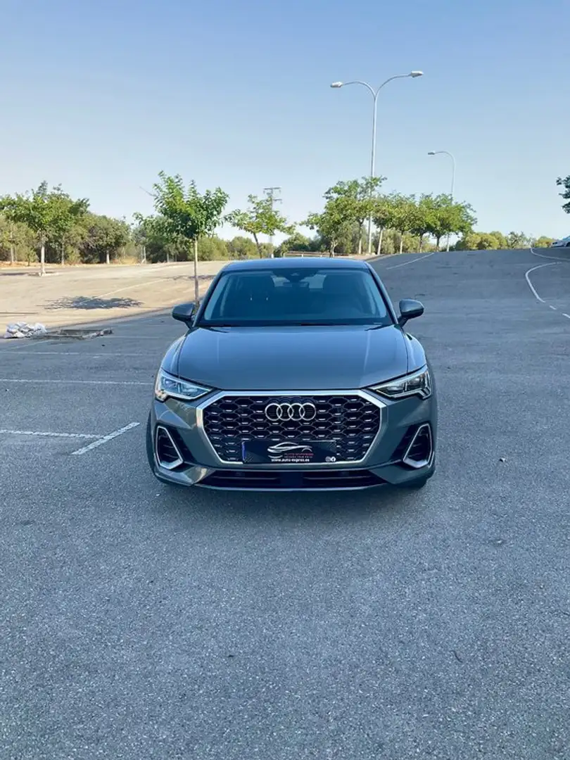 Audi Q3 45 TFSIe S line S-tronic Gris - 2