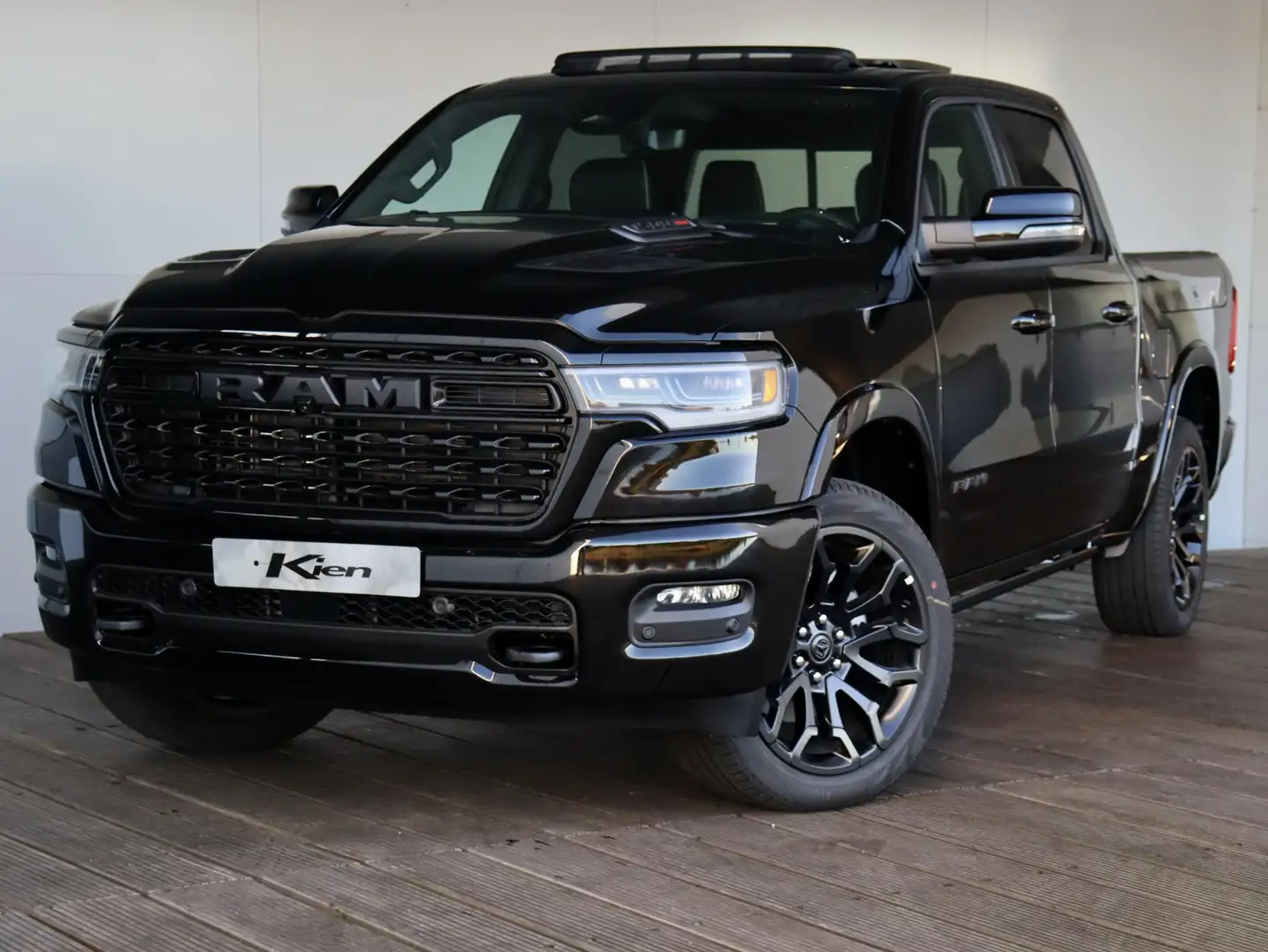 Dodge RAM 1500 540 pk HO Crew Cab Limited Night | 540 PK | P Noir - 2