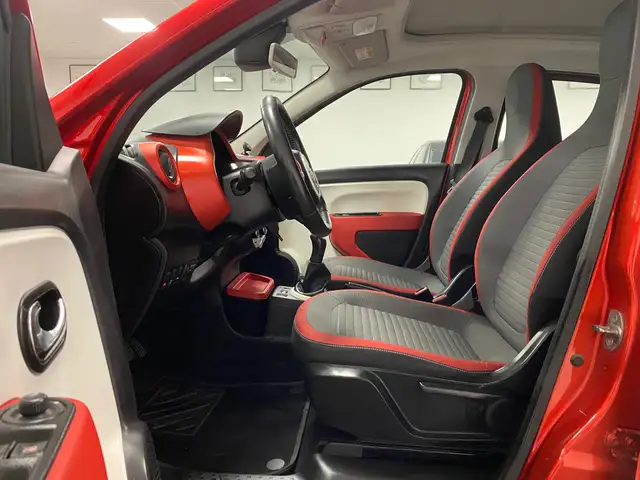 Renault Twingo view 10