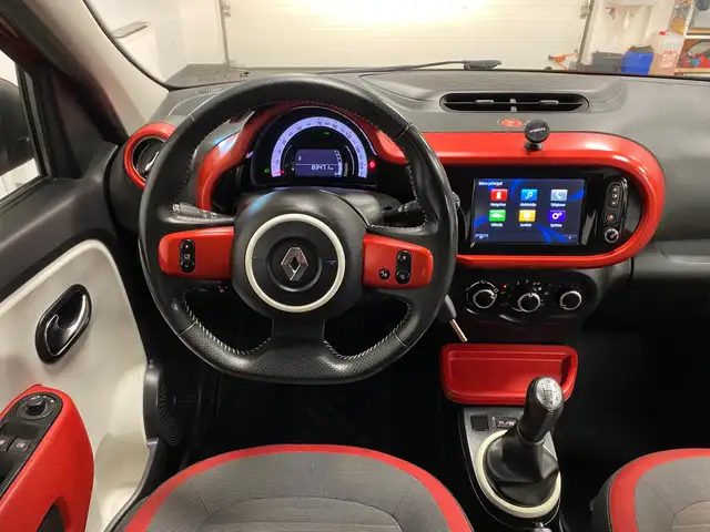 Renault Twingo view 12