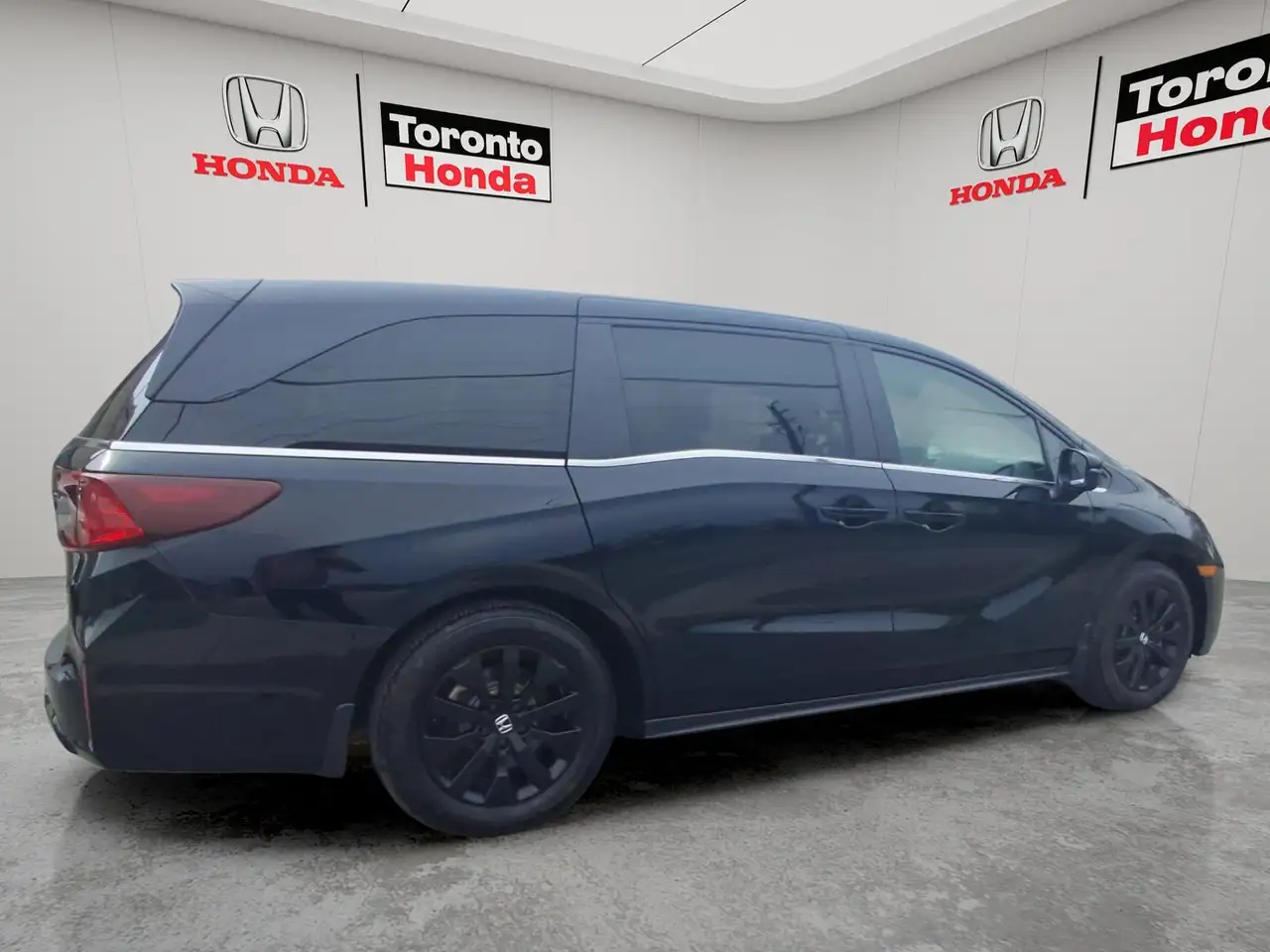 Honda Odyssey снимка Honda Odyssey