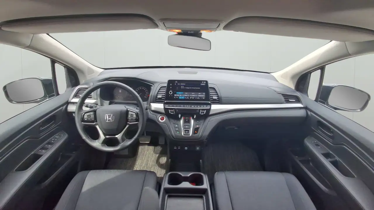 Honda Odyssey снимка Honda Odyssey