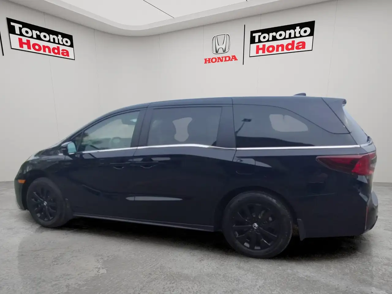 Honda Odyssey снимка Honda Odyssey