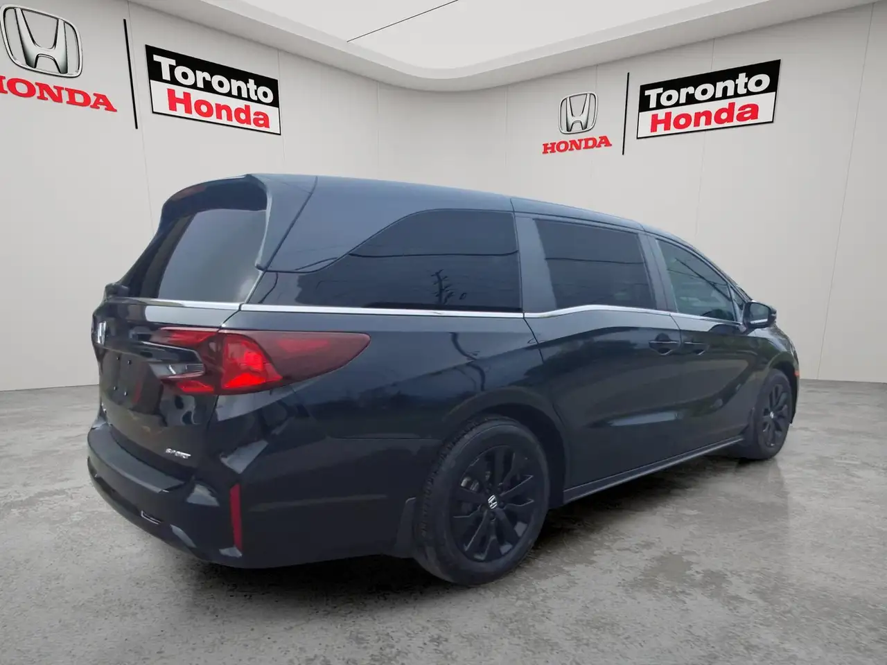 Honda Odyssey снимка Honda Odyssey