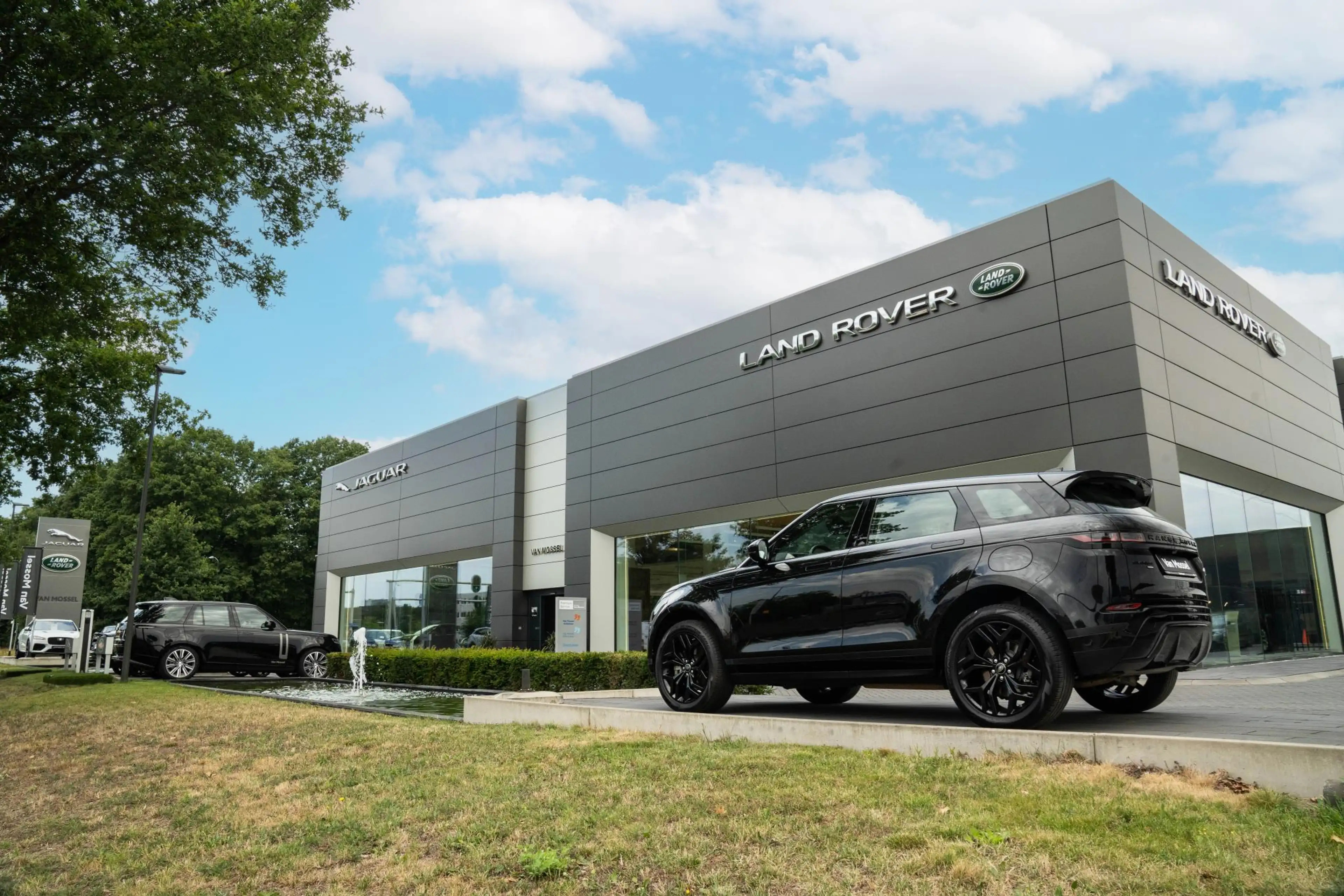 Land Rover Range Rover Evoque 1.5 P270e PHEV AWD Hoxton Edition | Cold Climate & — photo 4