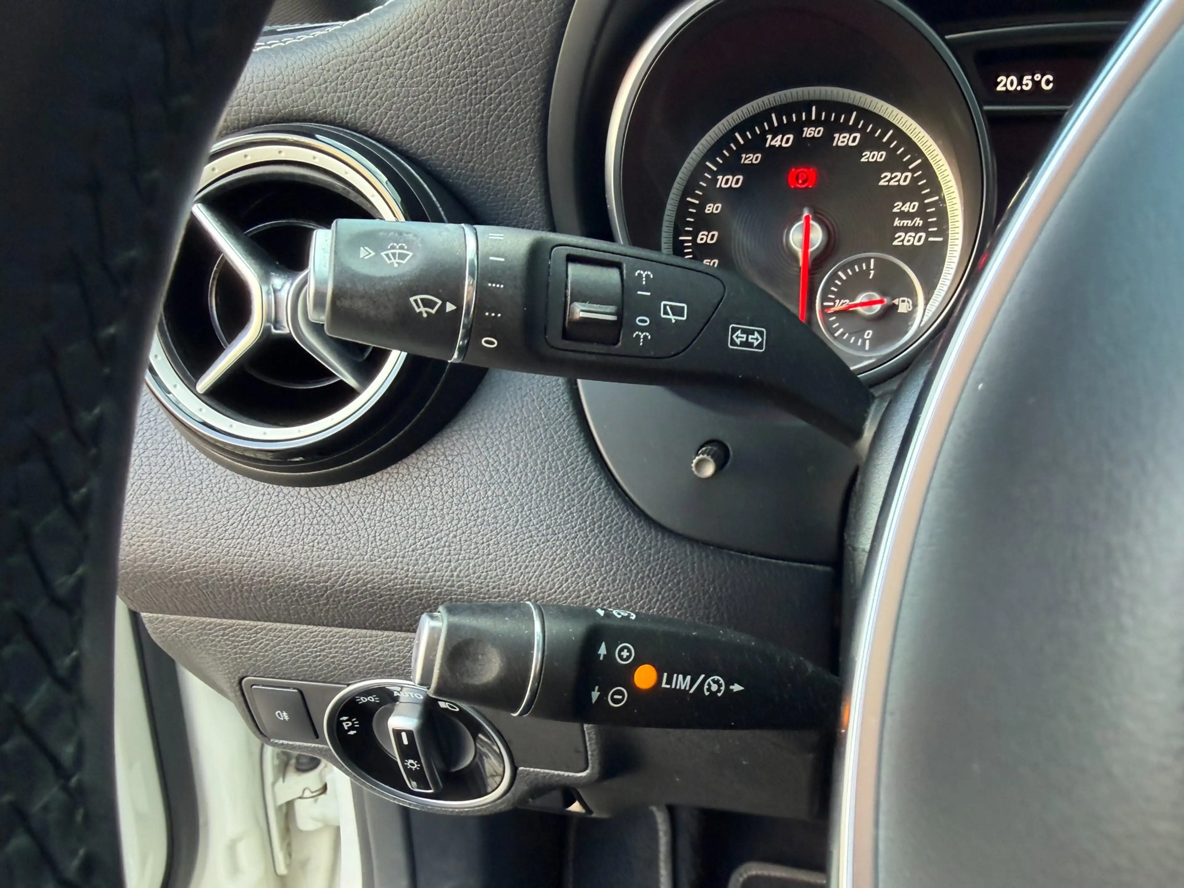 Mercedes-Benz CLA 200 Shooting Brake Prestige|AMG|PANO|TREKHAAK|EDITION — photo 14