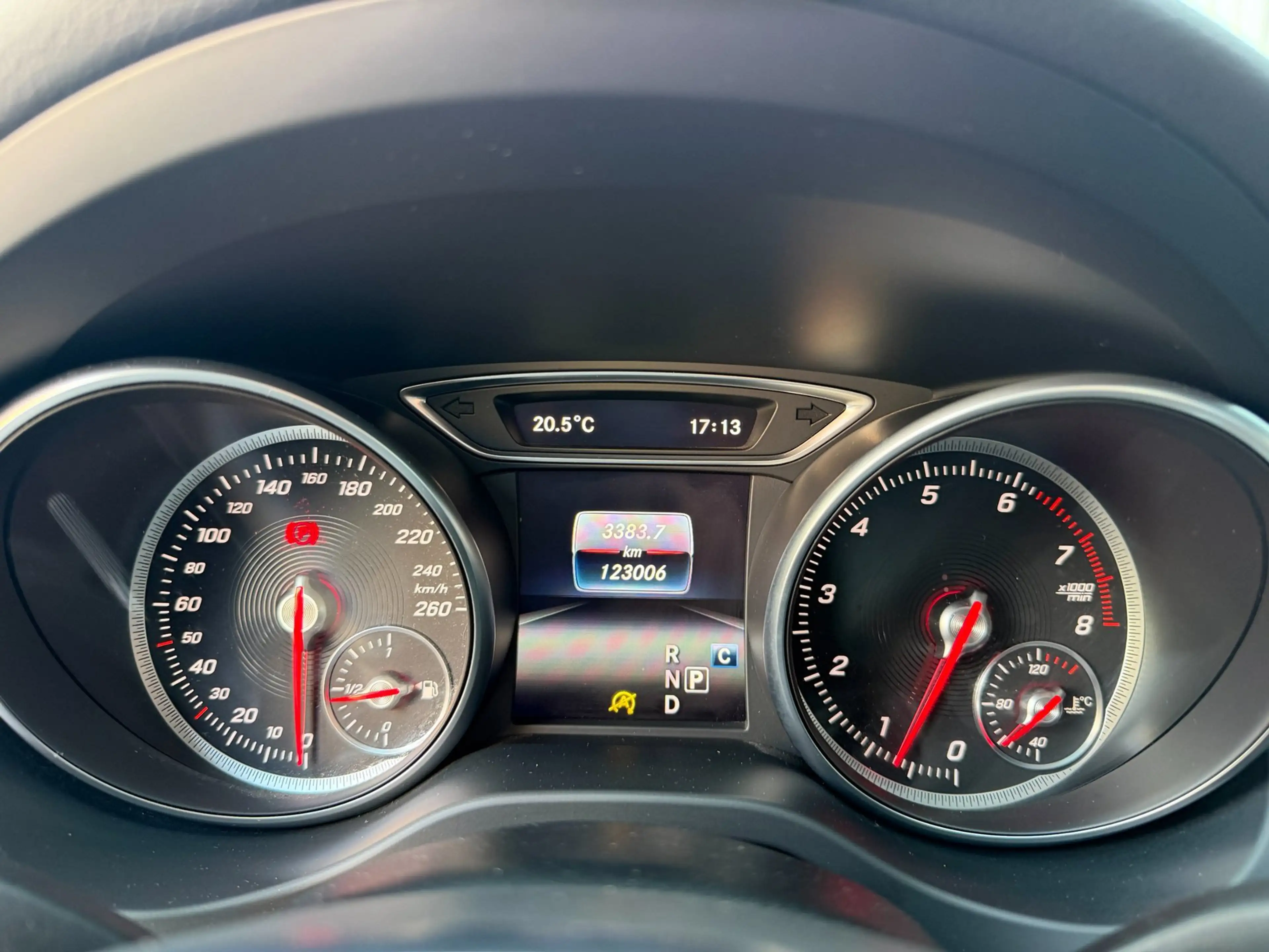 Mercedes-Benz CLA 200 Shooting Brake Prestige|AMG|PANO|TREKHAAK|EDITION — photo 11