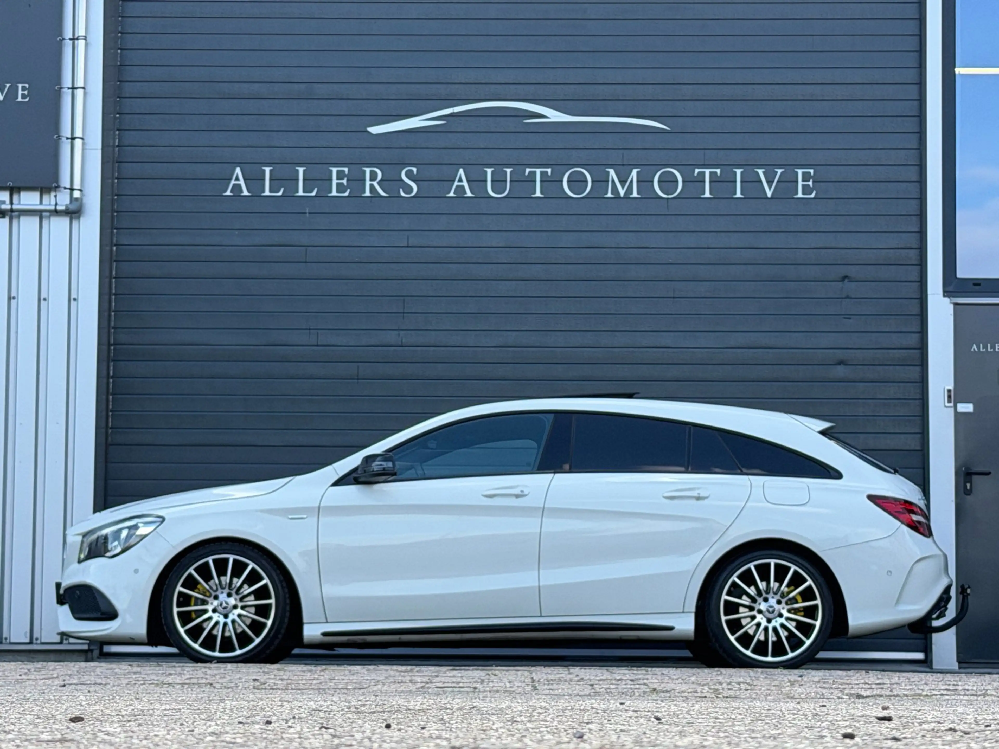 Mercedes-Benz CLA 200 Shooting Brake Prestige|AMG|PANO|TREKHAAK|EDITION — photo 4