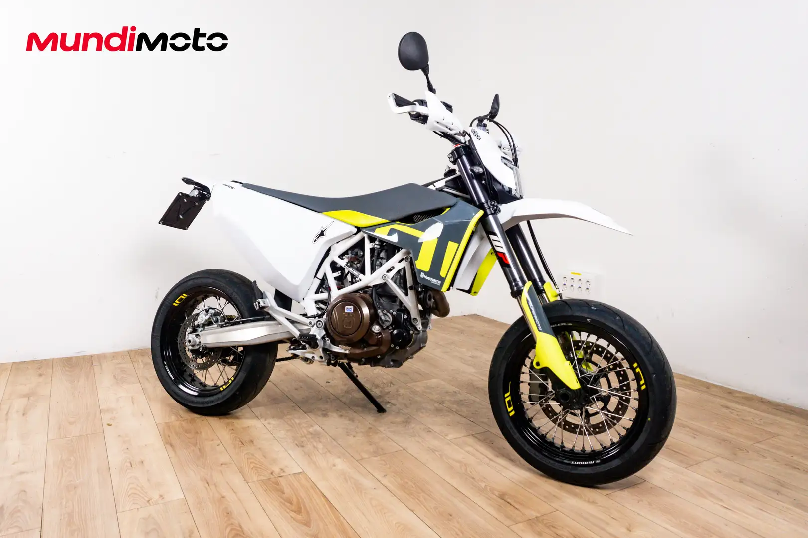 Husqvarna 701 Supermoto - 2
