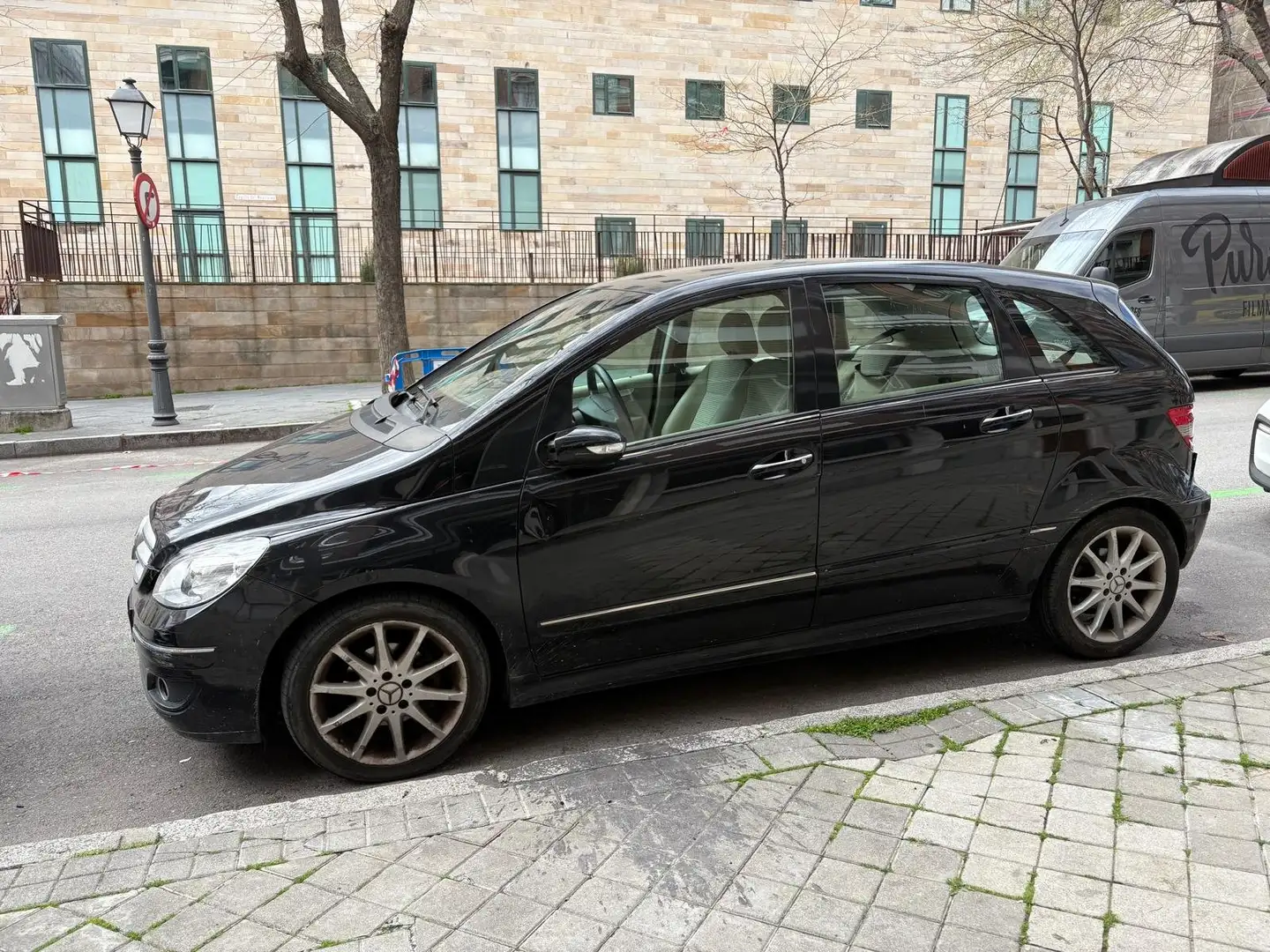 Mercedes-Benz B 170 Černá - 1