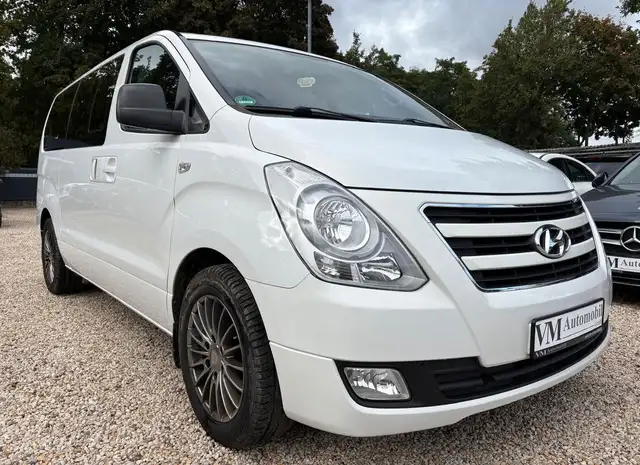 Hyundai H-1 view 3