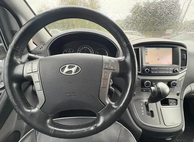 Hyundai H-1 view 10