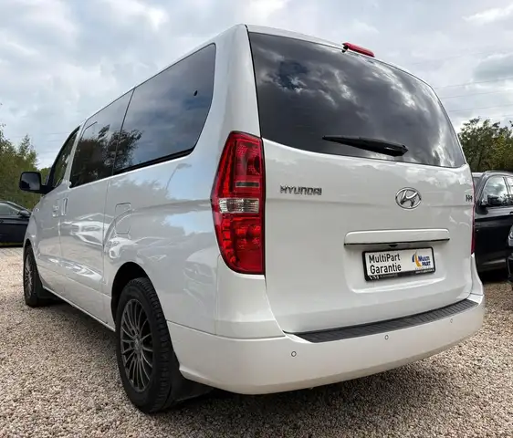 Hyundai H-1 view 6