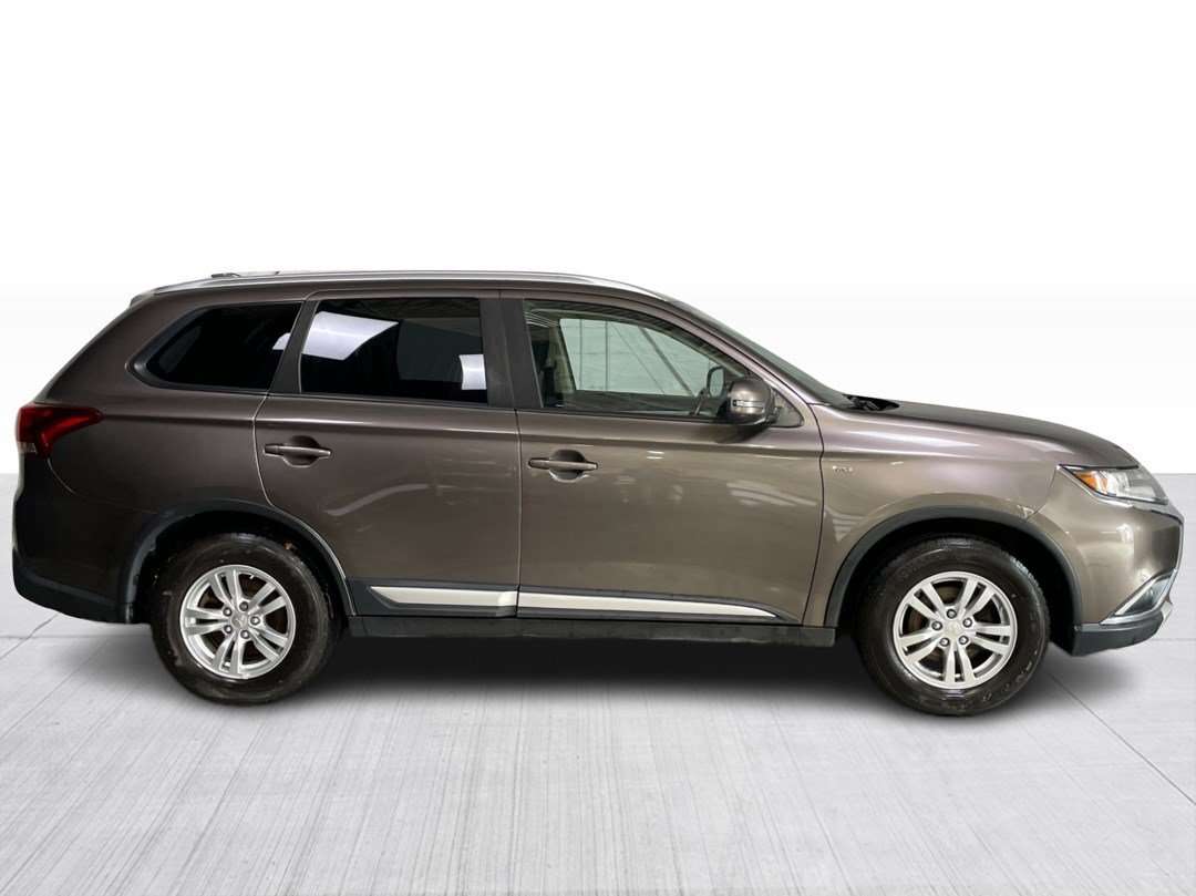 2017 Mitsubishi Outlander SE AWC Mags Sièges Chauffants Caméra — снимка 1