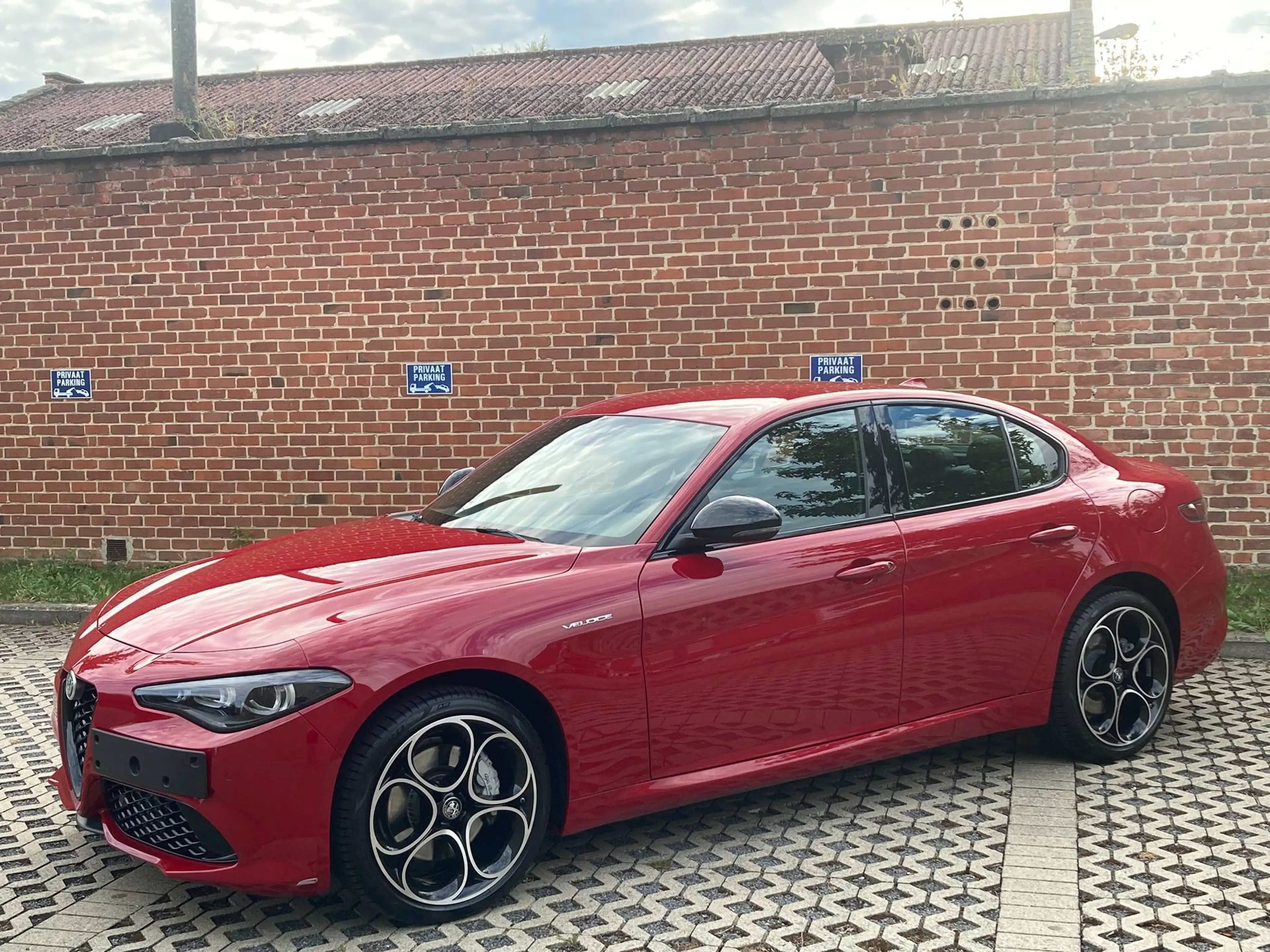Alfa Romeo Giulia 2.0T 16V Q4 Veloce AWD Aut(8) - Model 2024 - Slechts 19.000 Km — photo 2
