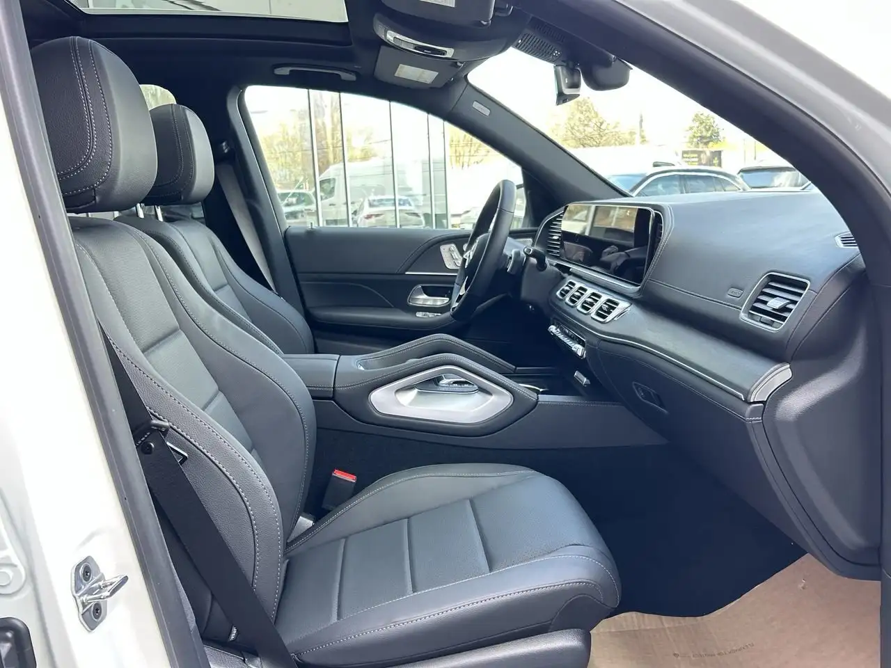 Mercedes-Benz GLE снимка Mercedes-Benz GLE
