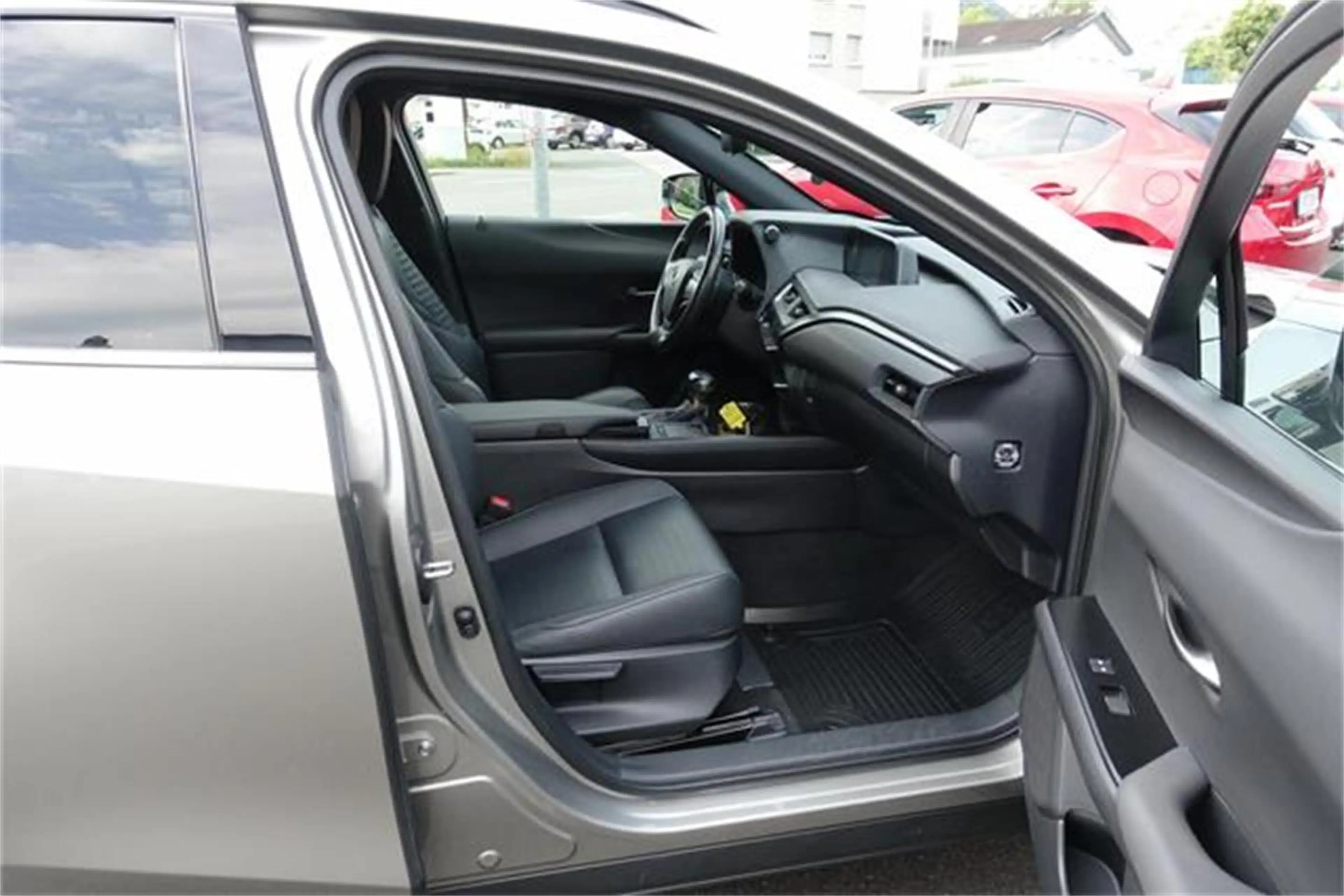 Lexus UX 250h Style+ Edition 1,4kWh Aut. — photo 11