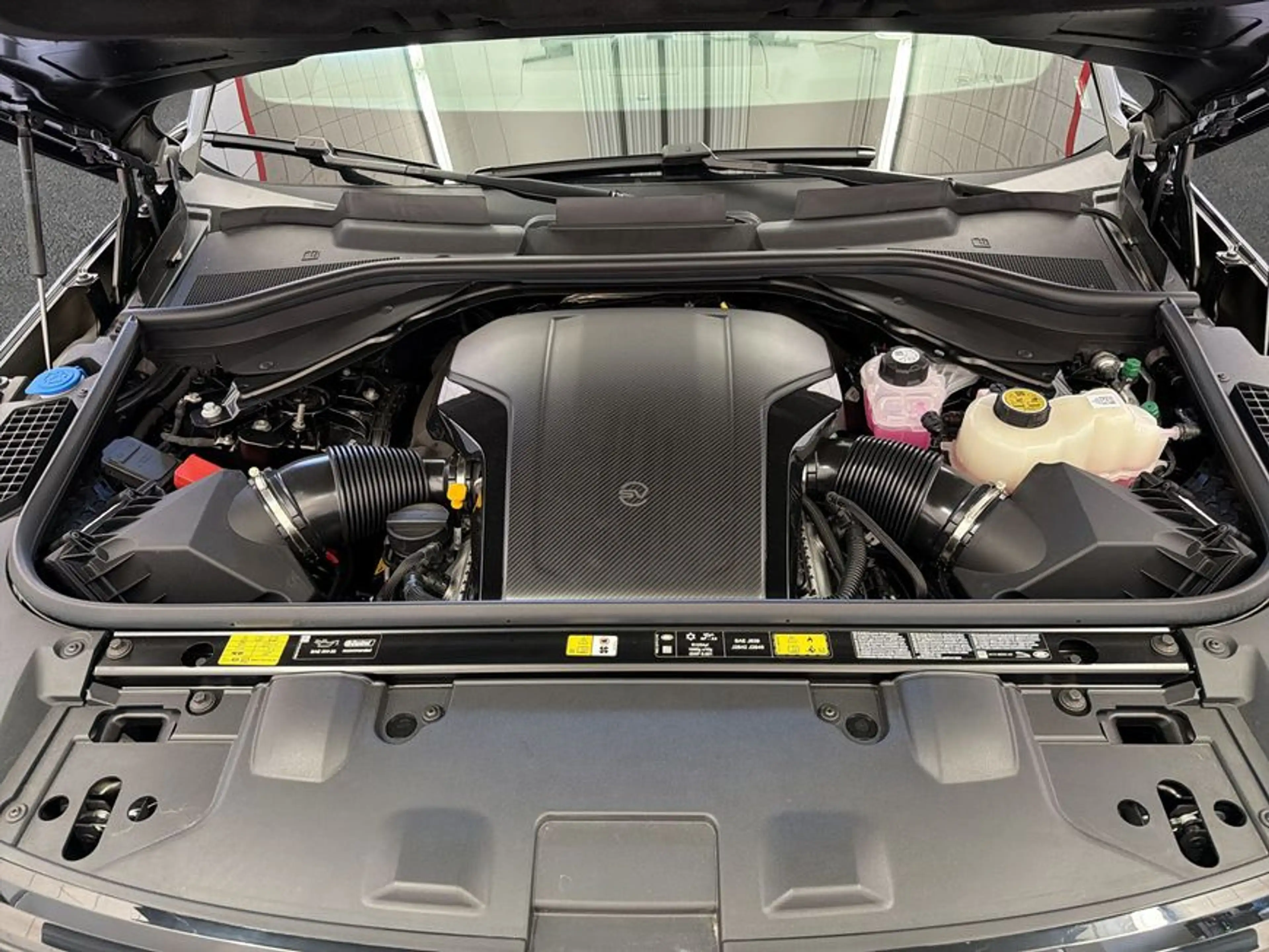 Land Rover Range Rover P615 SV Black 452 kW, 5-türig — photo 10