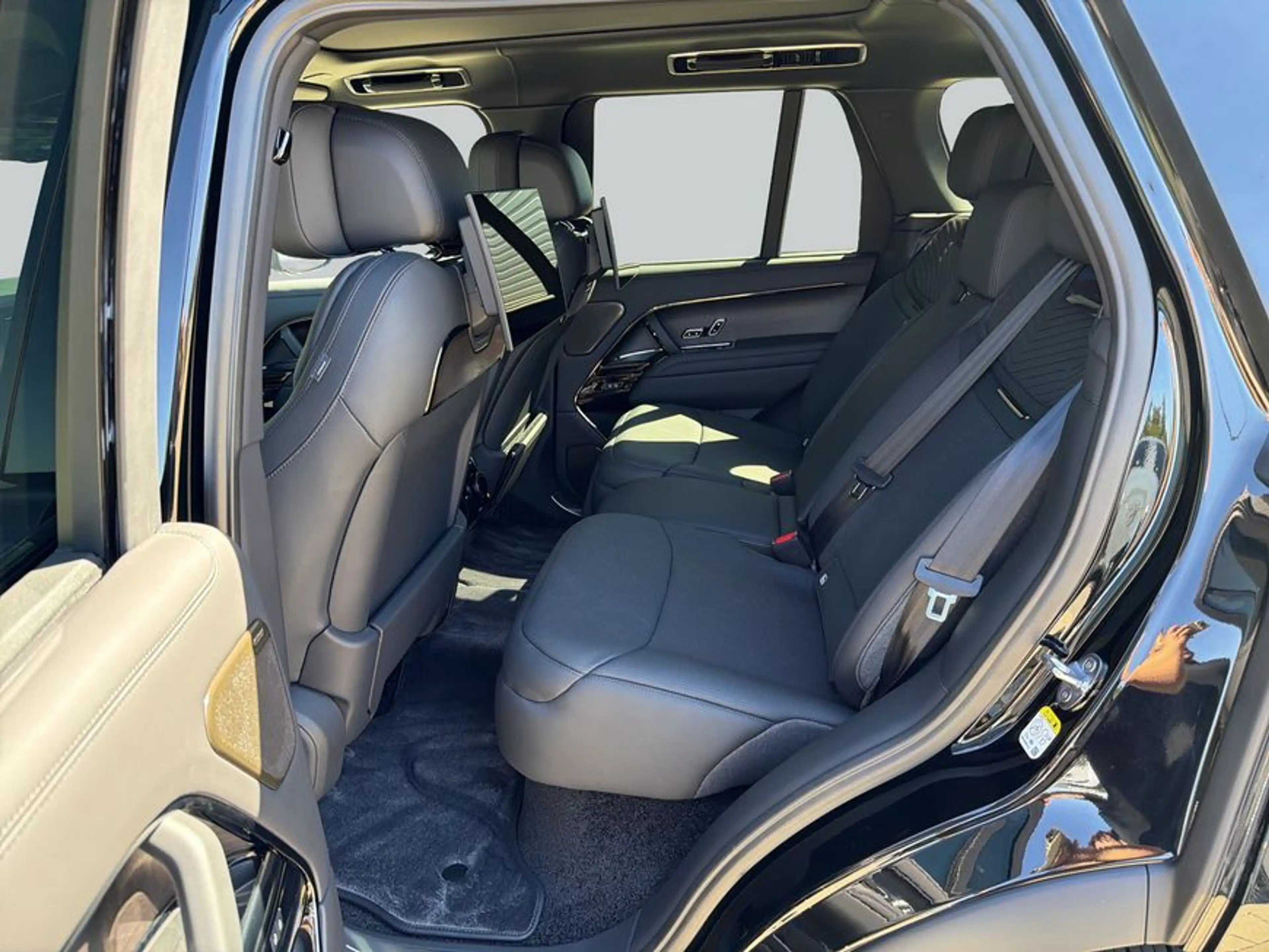 Land Rover Range Rover P615 SV Black 452 kW, 5-türig — photo 5
