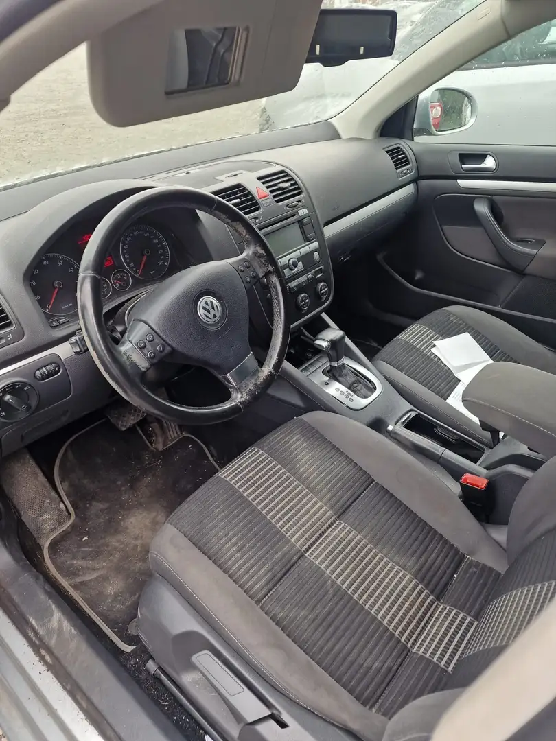 Volkswagen Jetta 1.4 16S TSI Confort DSG - 2