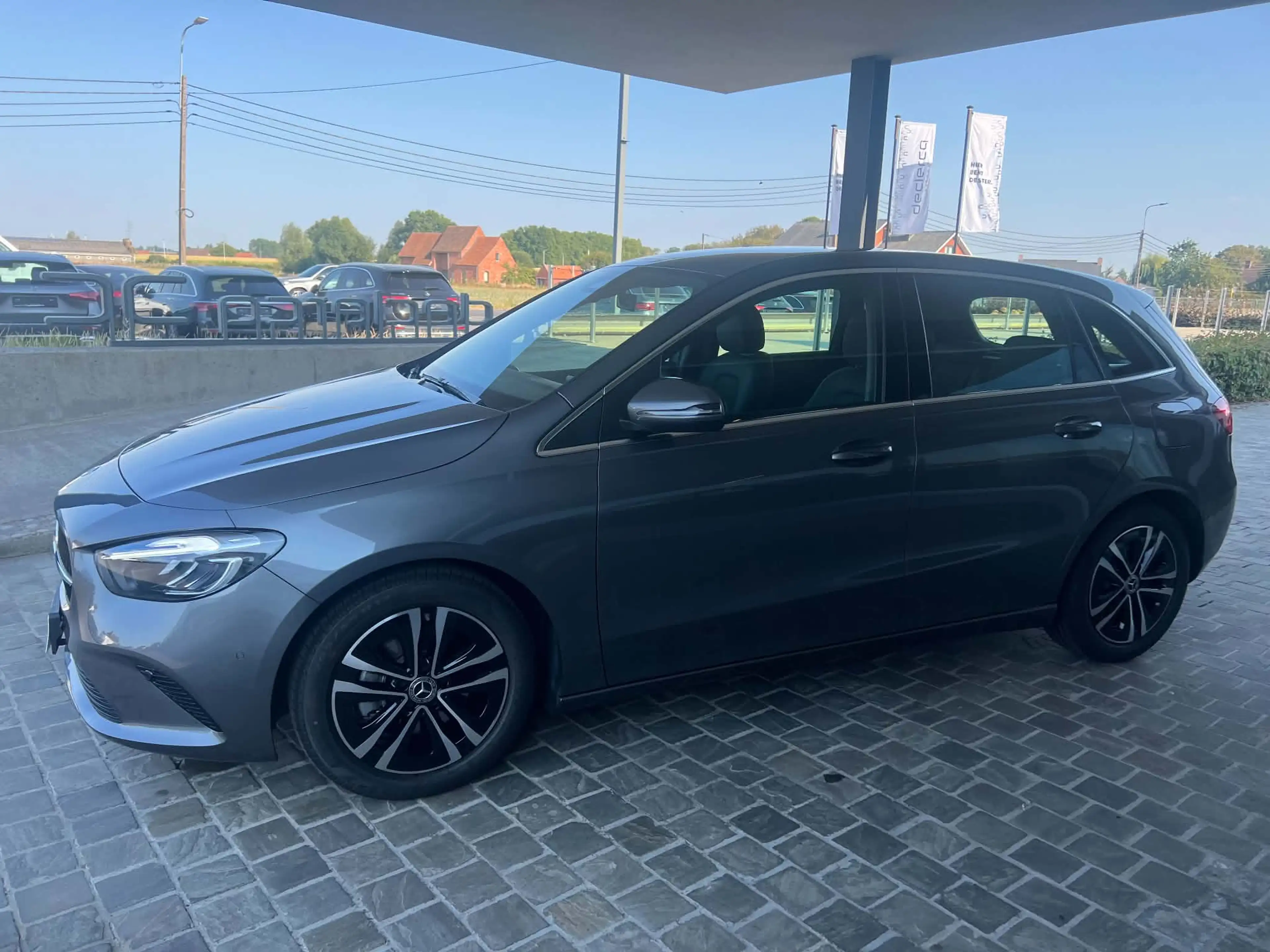 Mercedes-Benz B 200 progressive 2025 camera smartphone integratie 17"velg — photo 2