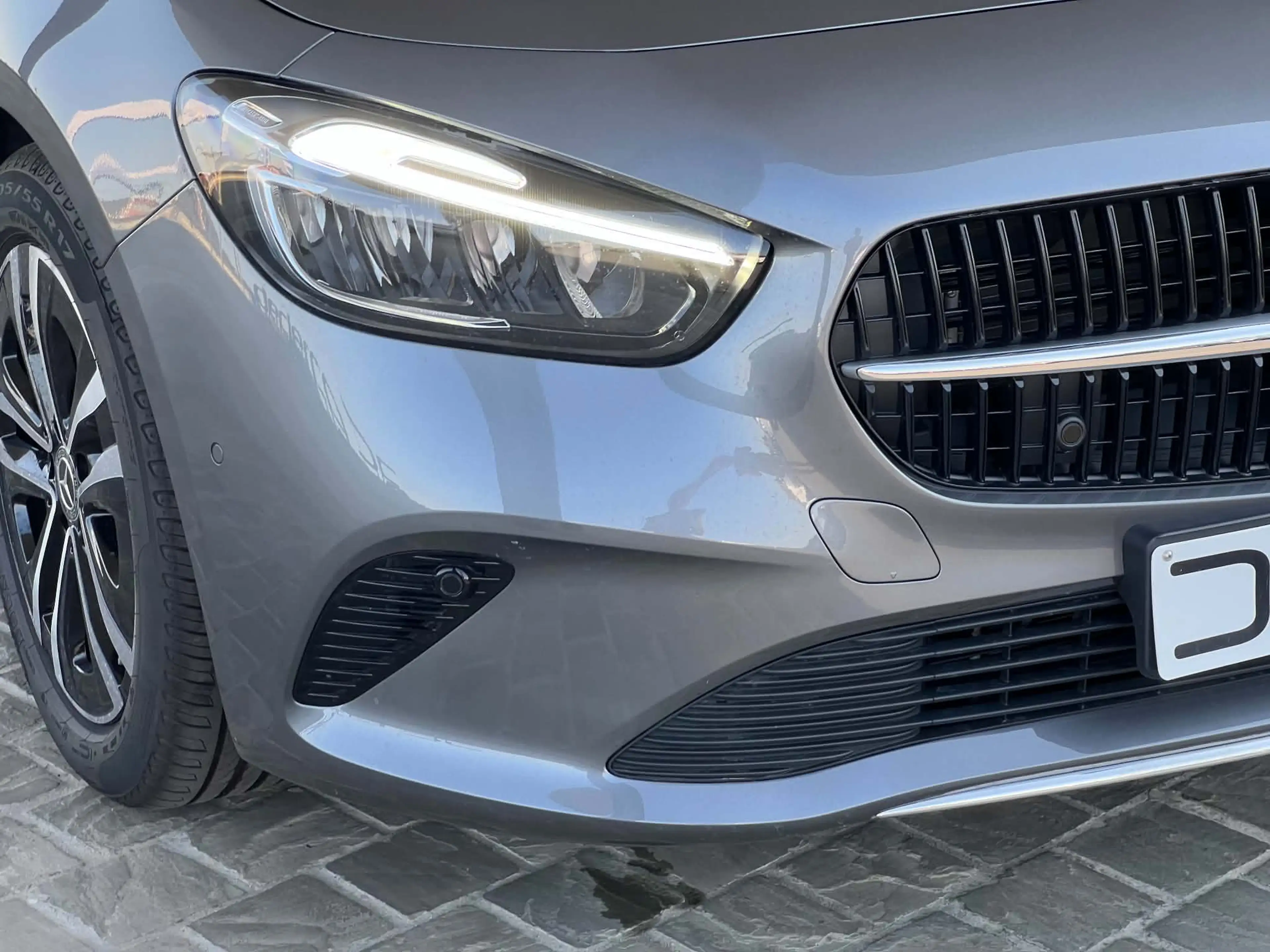 Mercedes-Benz B 200 progressive 2025 camera smartphone integratie 17"velg — photo 13