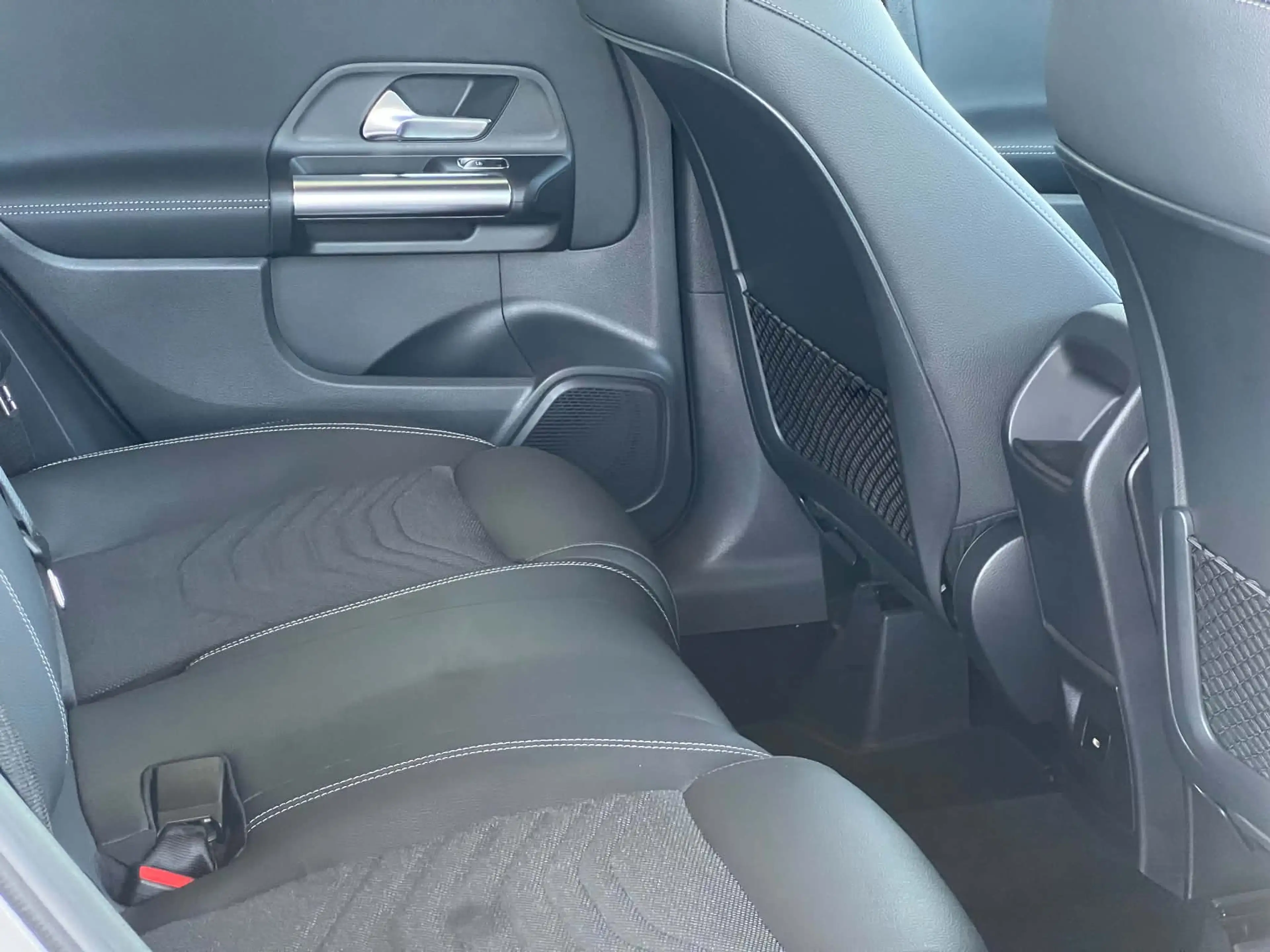Mercedes-Benz B 200 progressive 2025 camera smartphone integratie 17"velg — photo 10