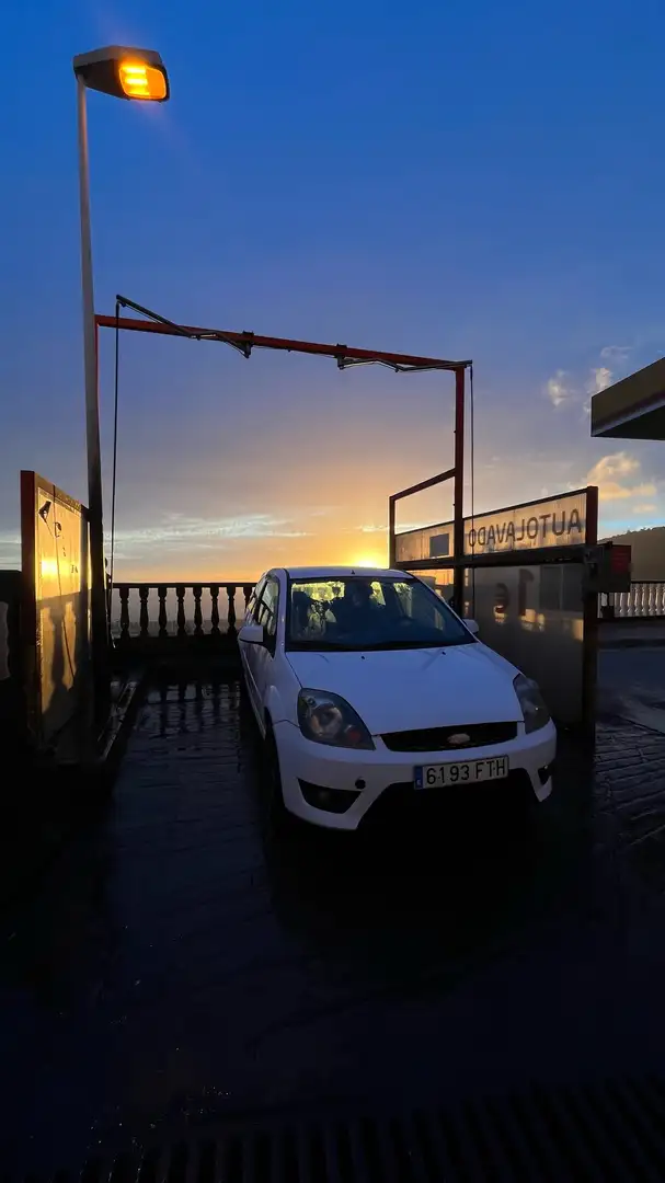 Ford Fiesta 2.0 ST - 1