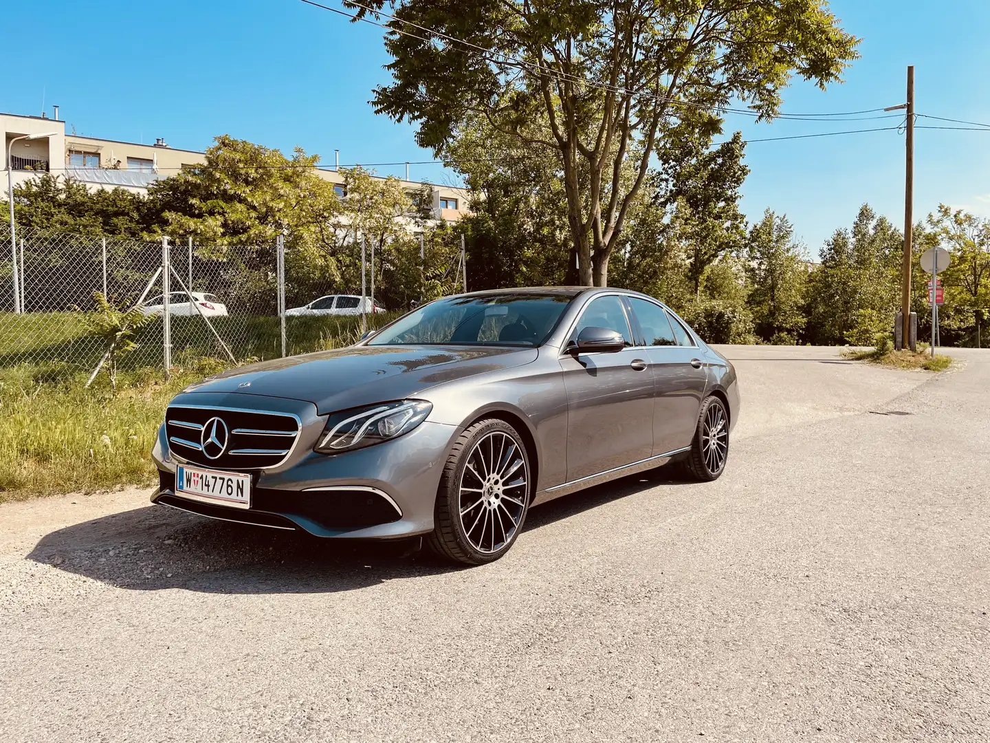 Mercedes-Benz E 250 Avantgarde Aut. - 1