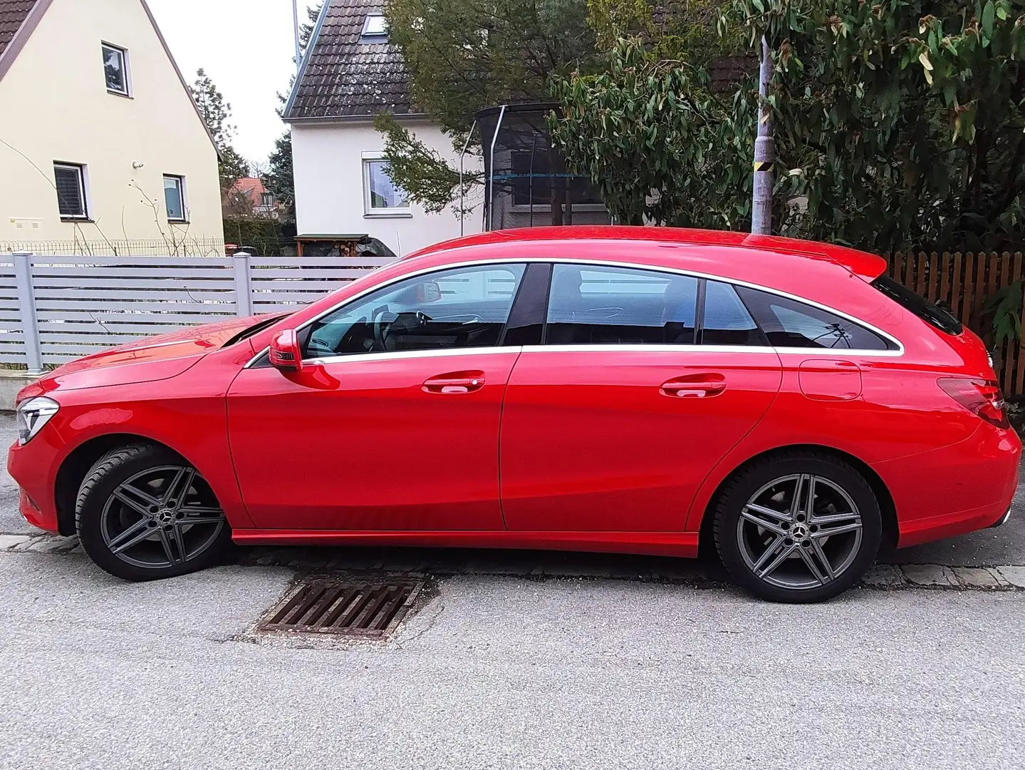 Mercedes-Benz CLA 200 CLA 200 Shooting Brake Aut. OrangeArt Edition Rot - 2