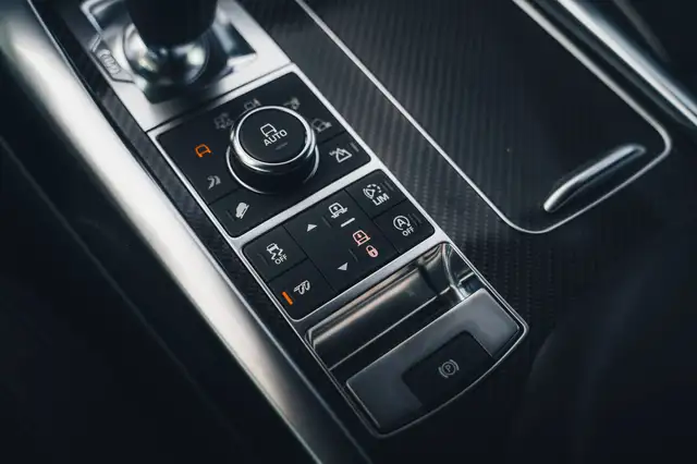 Land Rover Range Rover Sport view 15