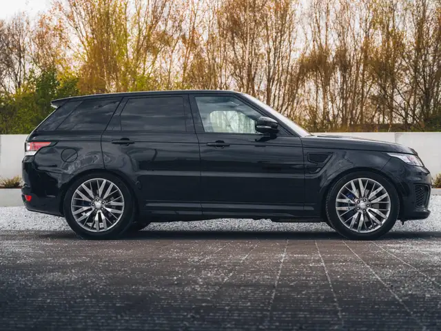 Land Rover Range Rover Sport view 4