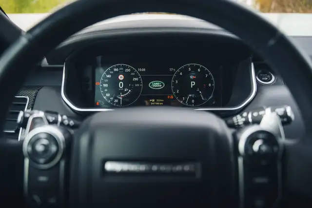 Land Rover Range Rover Sport view 12