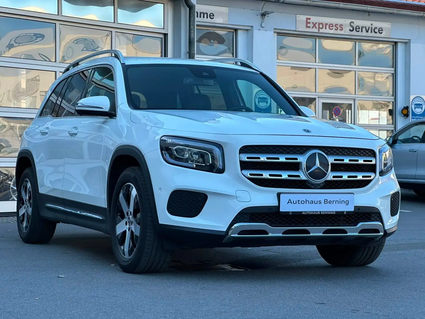 MERCEDES-BENZ Glb
