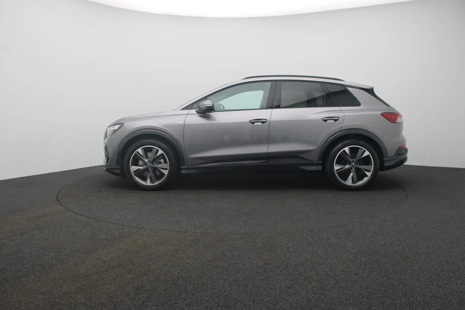 Audi Q4 e-tron 45 quattro S line LED Navi ACC AHK Gris - 2