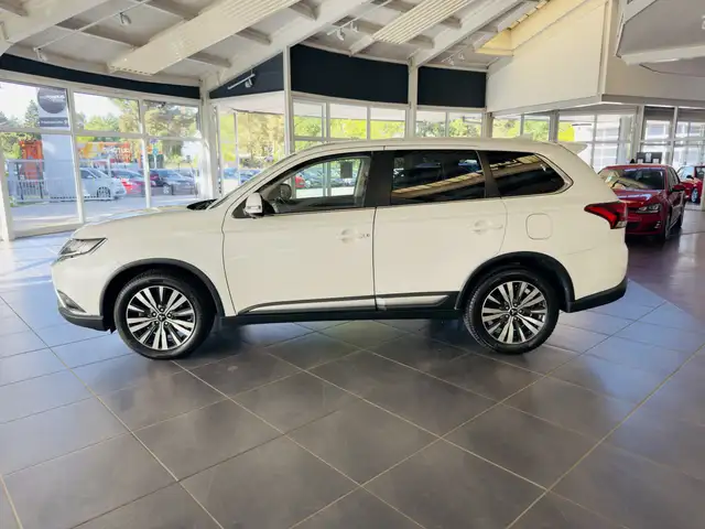 Mitsubishi Outlander view 7