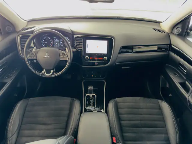 Mitsubishi Outlander view 15