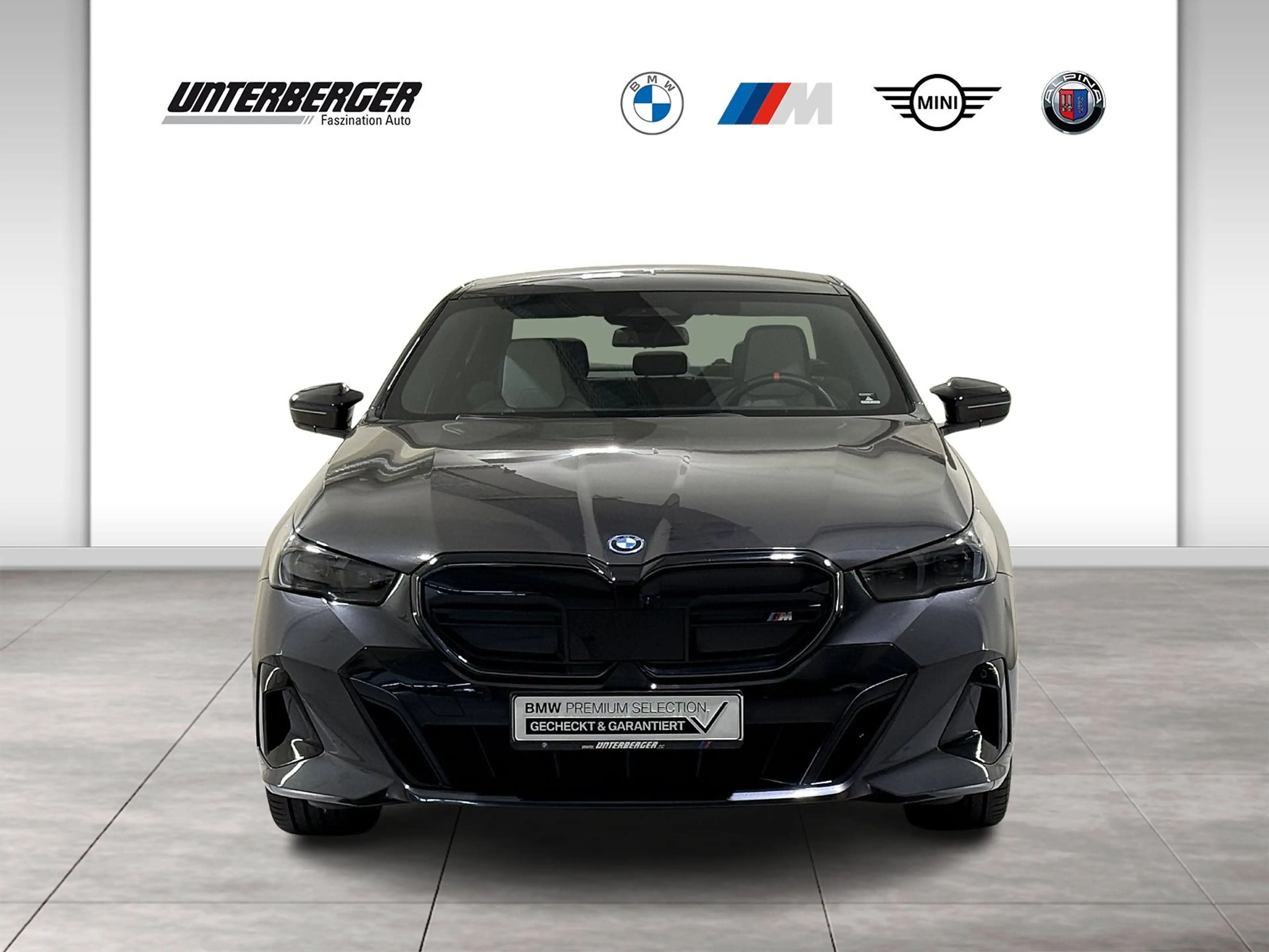 BMW i5 M60 xDrive Limousine Pro AHK B&W Pano ACC 360 — photo 4