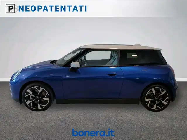 MINI Hatch view 2