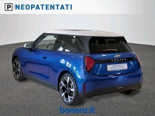 MINI Hatch view 5