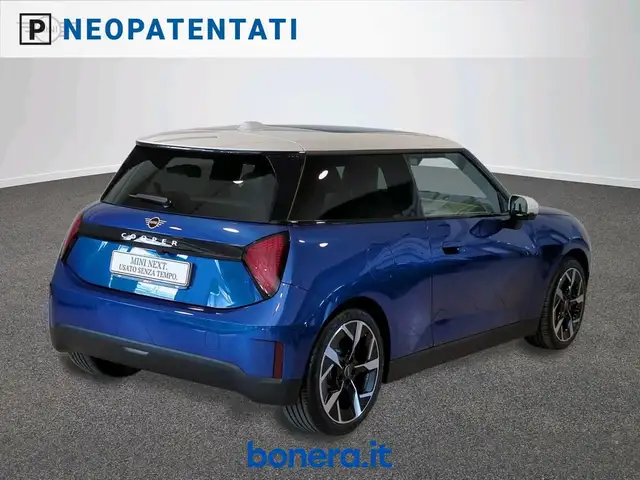 MINI Hatch view 4
