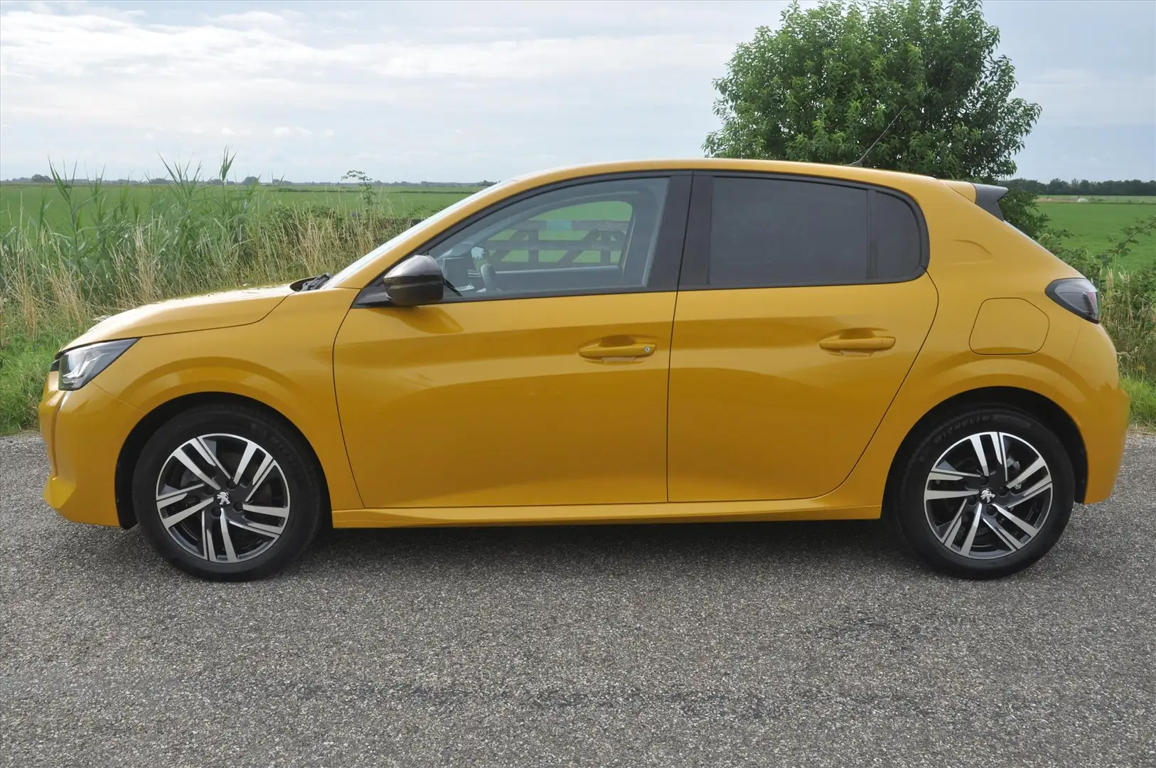 Peugeot 208 1.2 PureTech 100pk Geel - 2